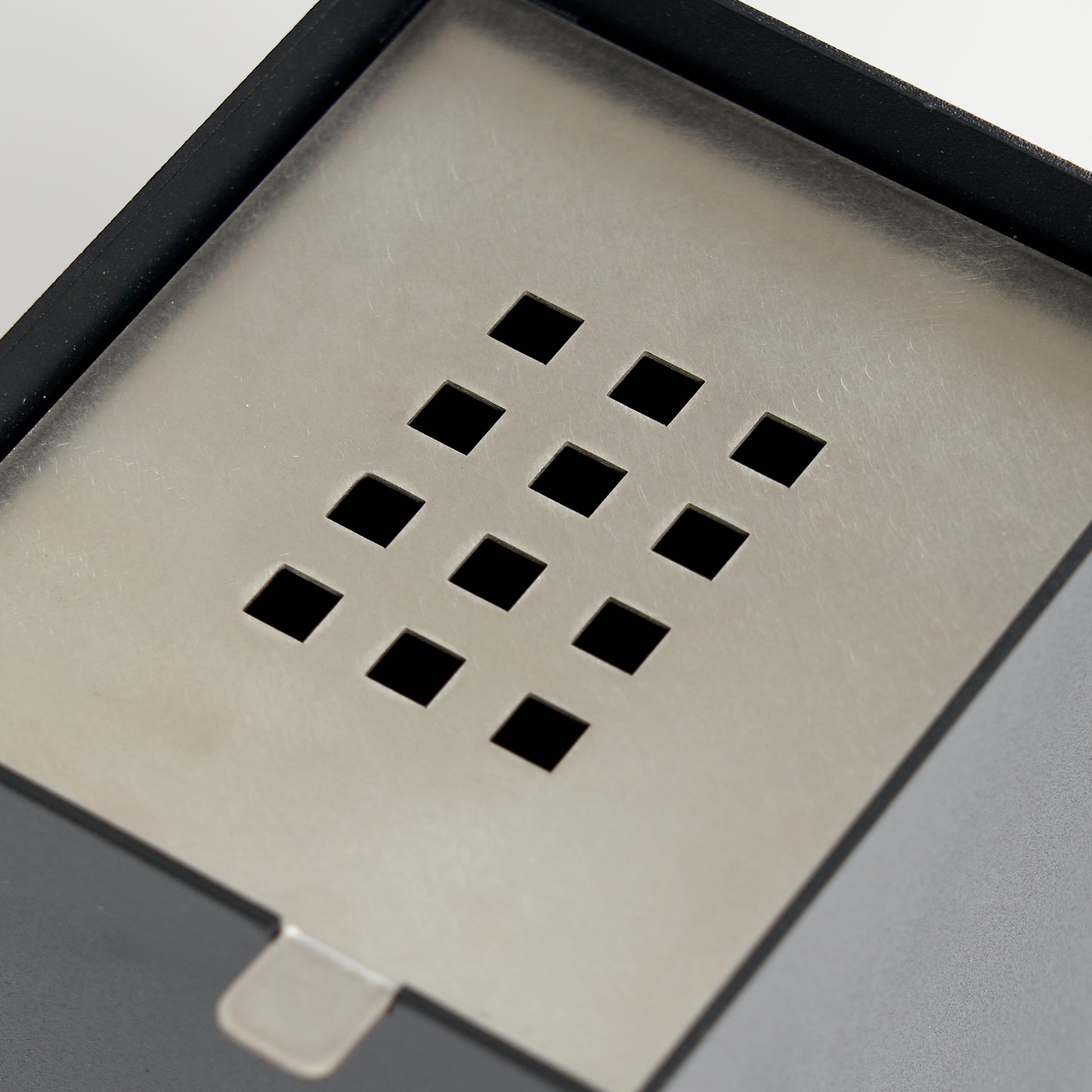 Stainless steel waste bowl lid detail