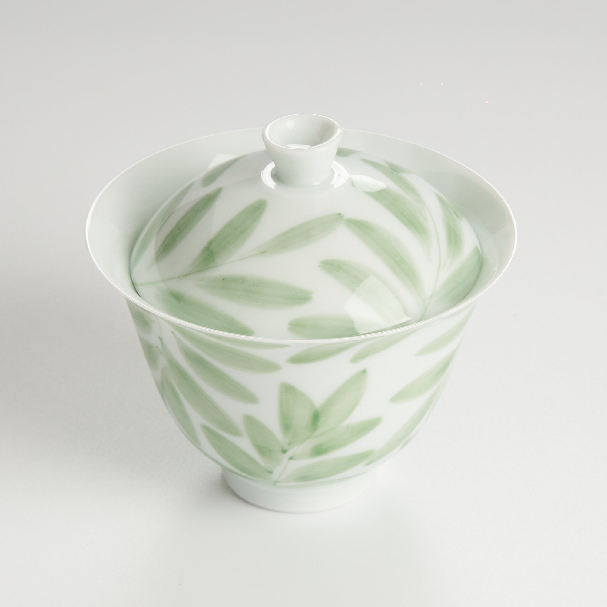 Hand painted green porcelain gaiwan