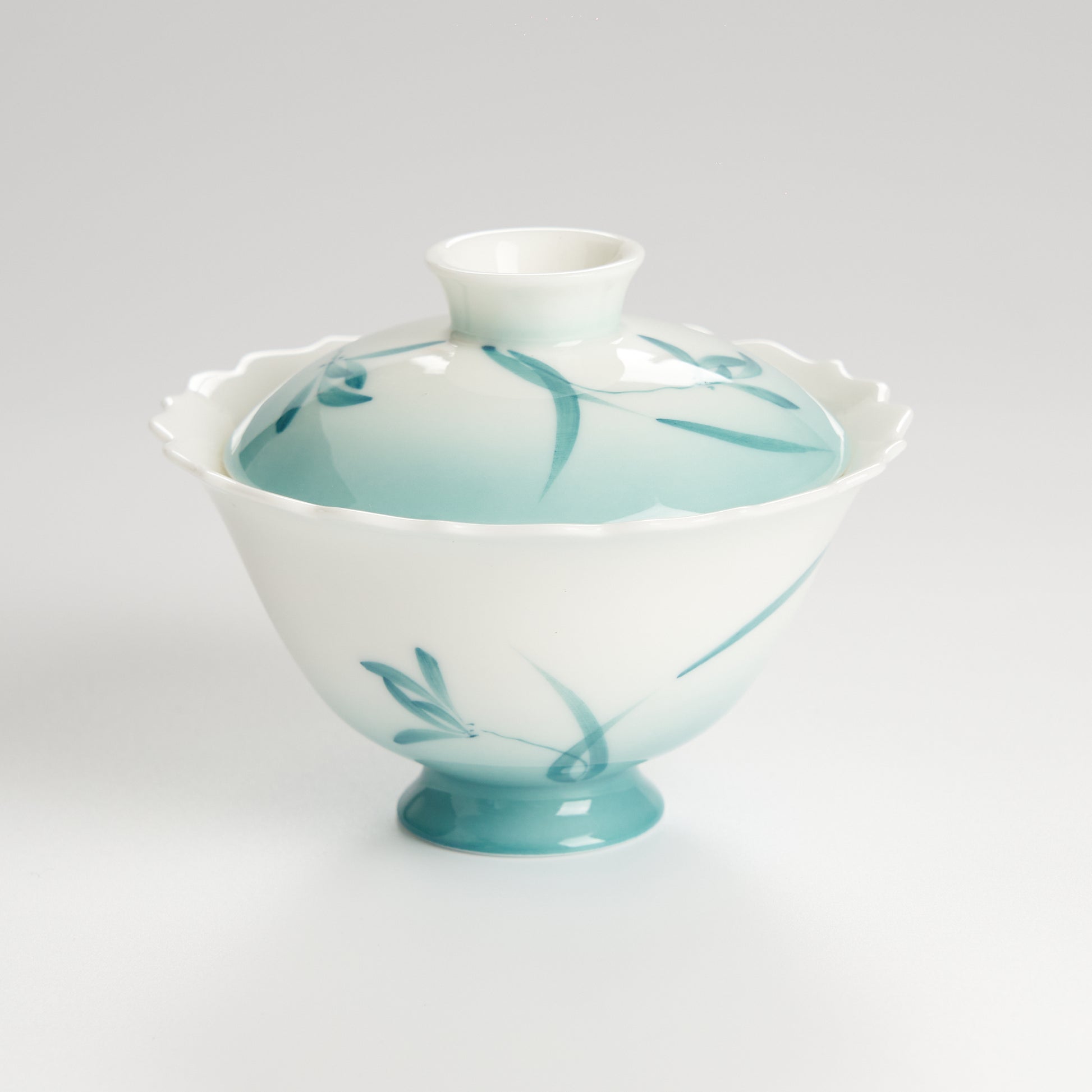 Scalloped rim gradient gaiwan