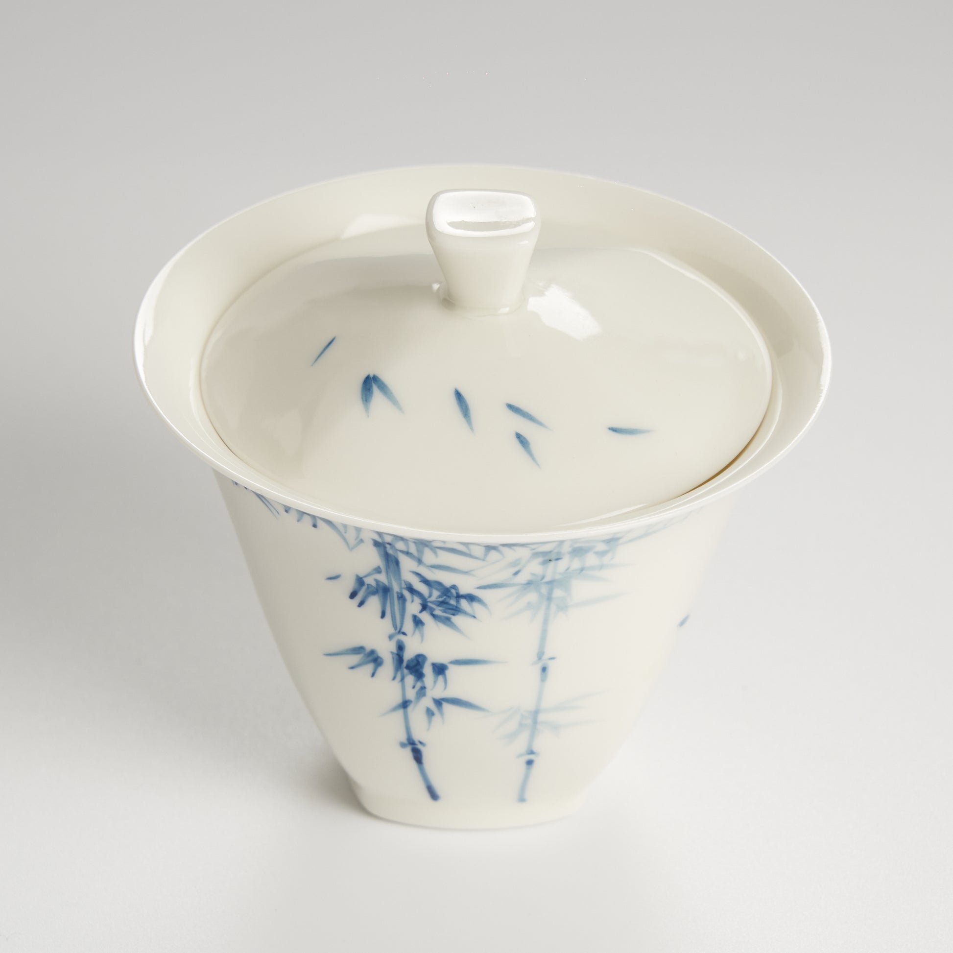 Top view white gaiwan blue bamboo