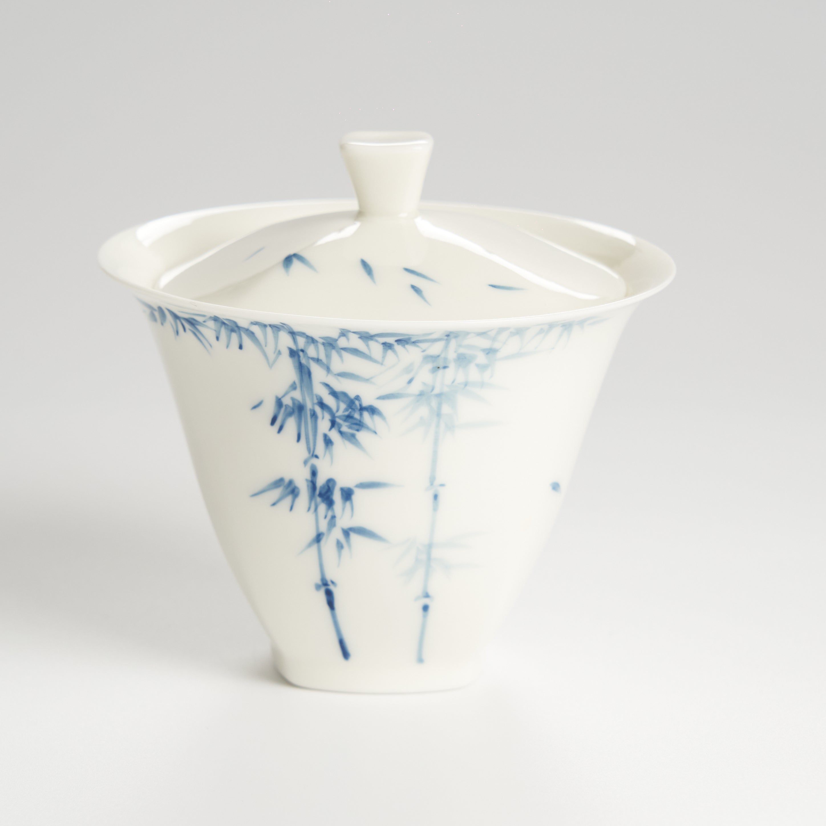 Hand painted bamboo gaiwan side