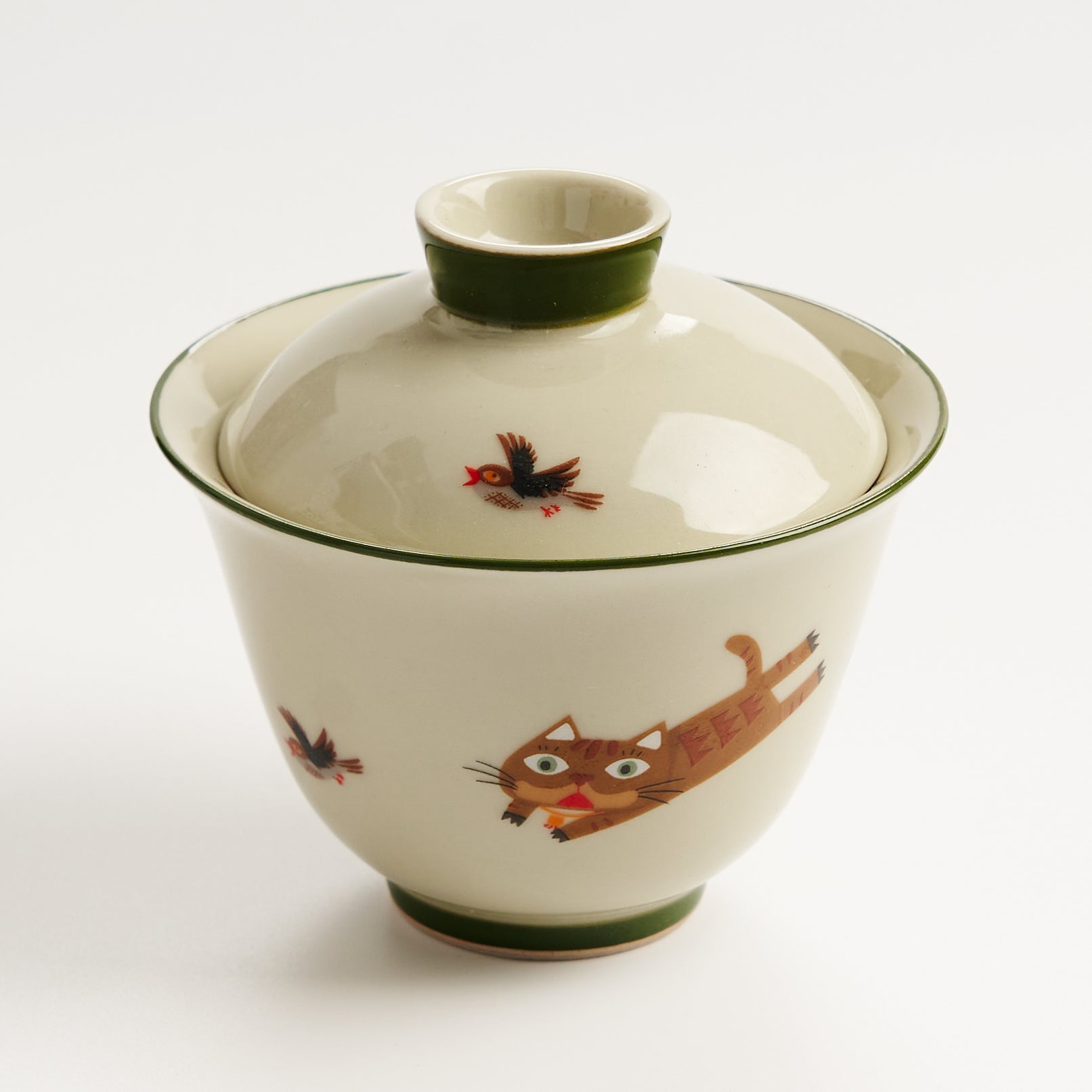 Cat chasing bird porcelain gaiwan lid  view