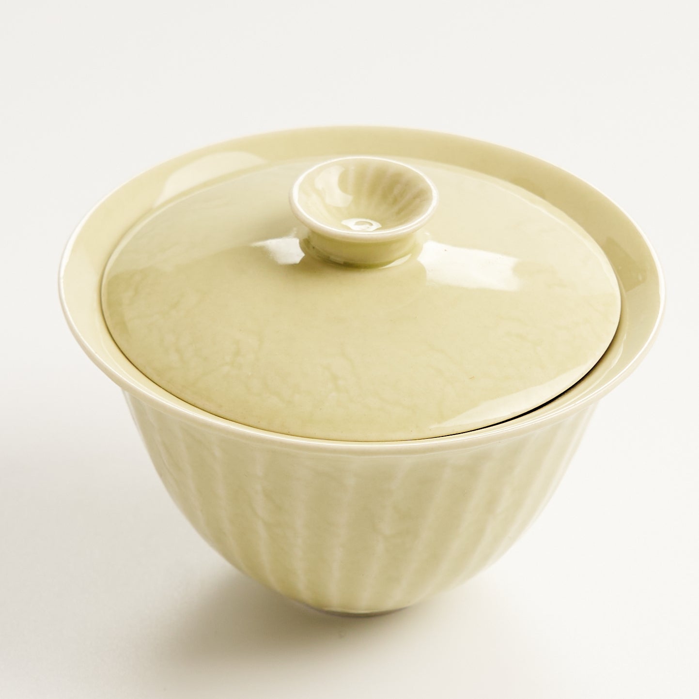 yellow glaze ceramic gaiwan with lid on