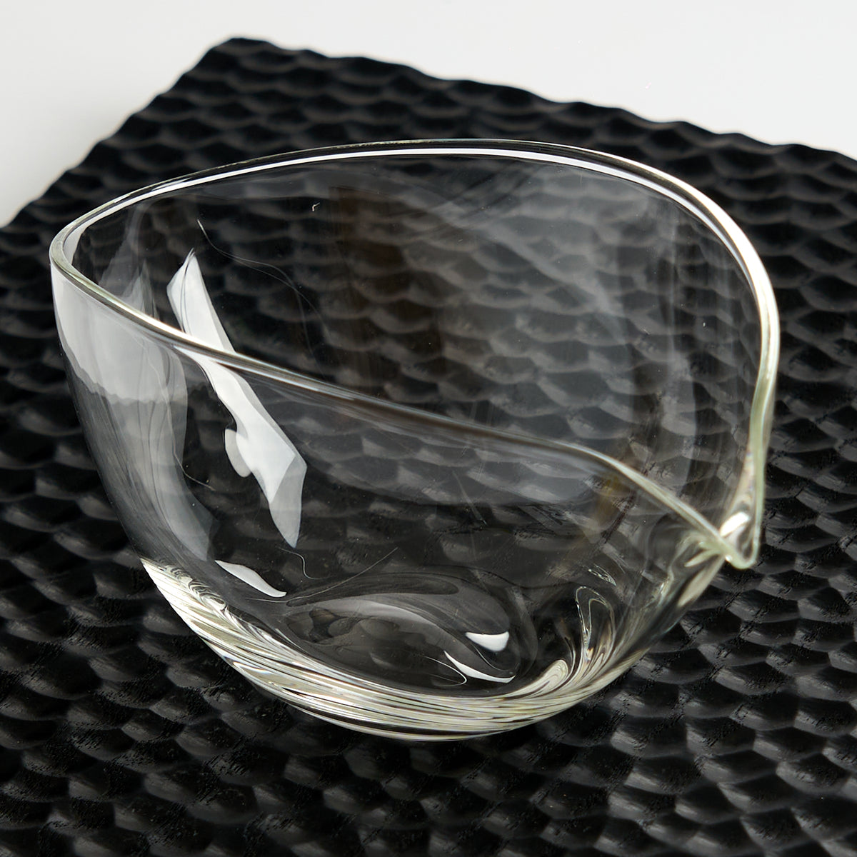 Boat-Shaped Glass Fair Cup — clear detail