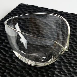 Boat-Shaped Glass Fair Cup — clear detail