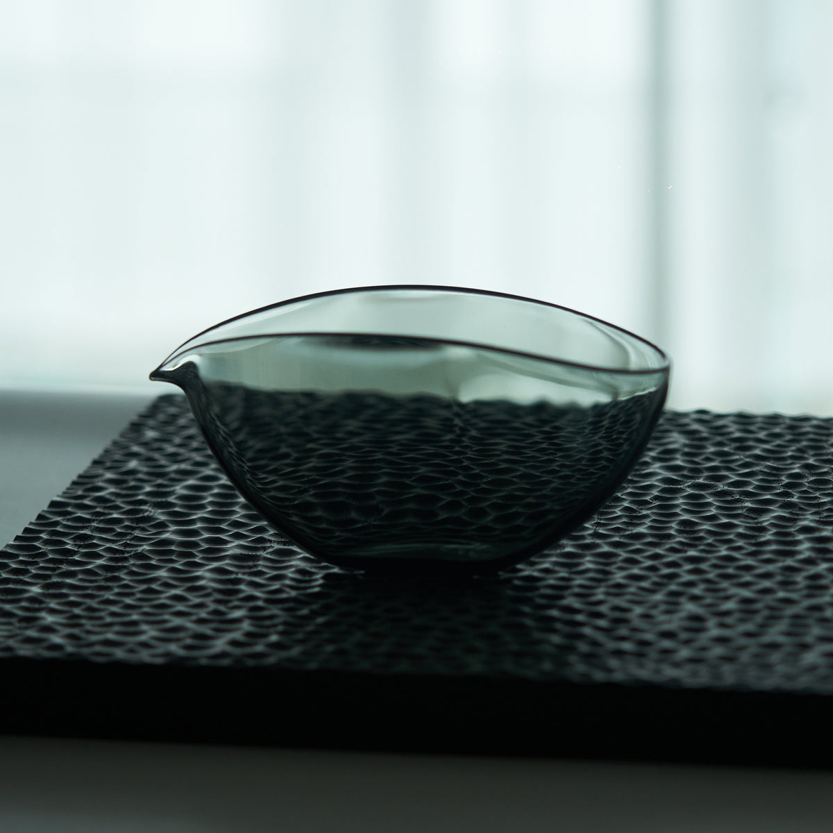 Boat-Shaped Glass Fair Cup — smoky black scene