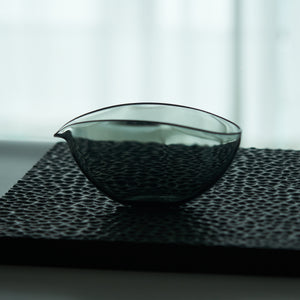 Boat-Shaped Glass Fair Cup — smoky black scene