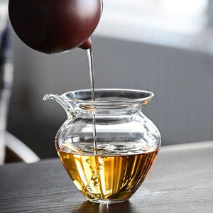 Pouch-Shaped Glass Fair Cup — additional tea scene