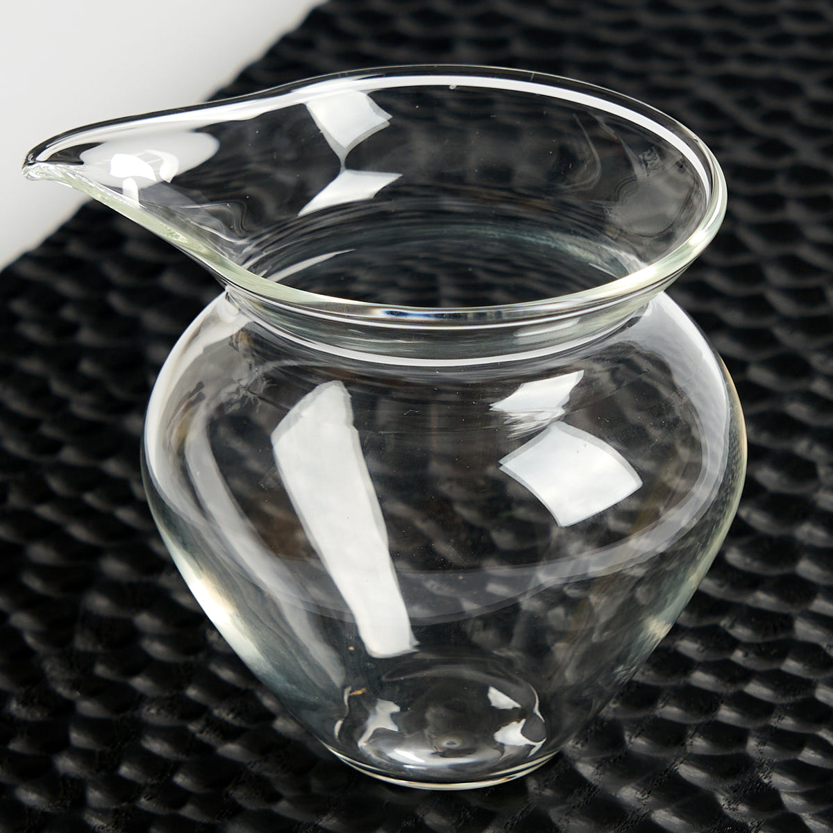 Pouch-Shaped Glass Fair Cup — view 1