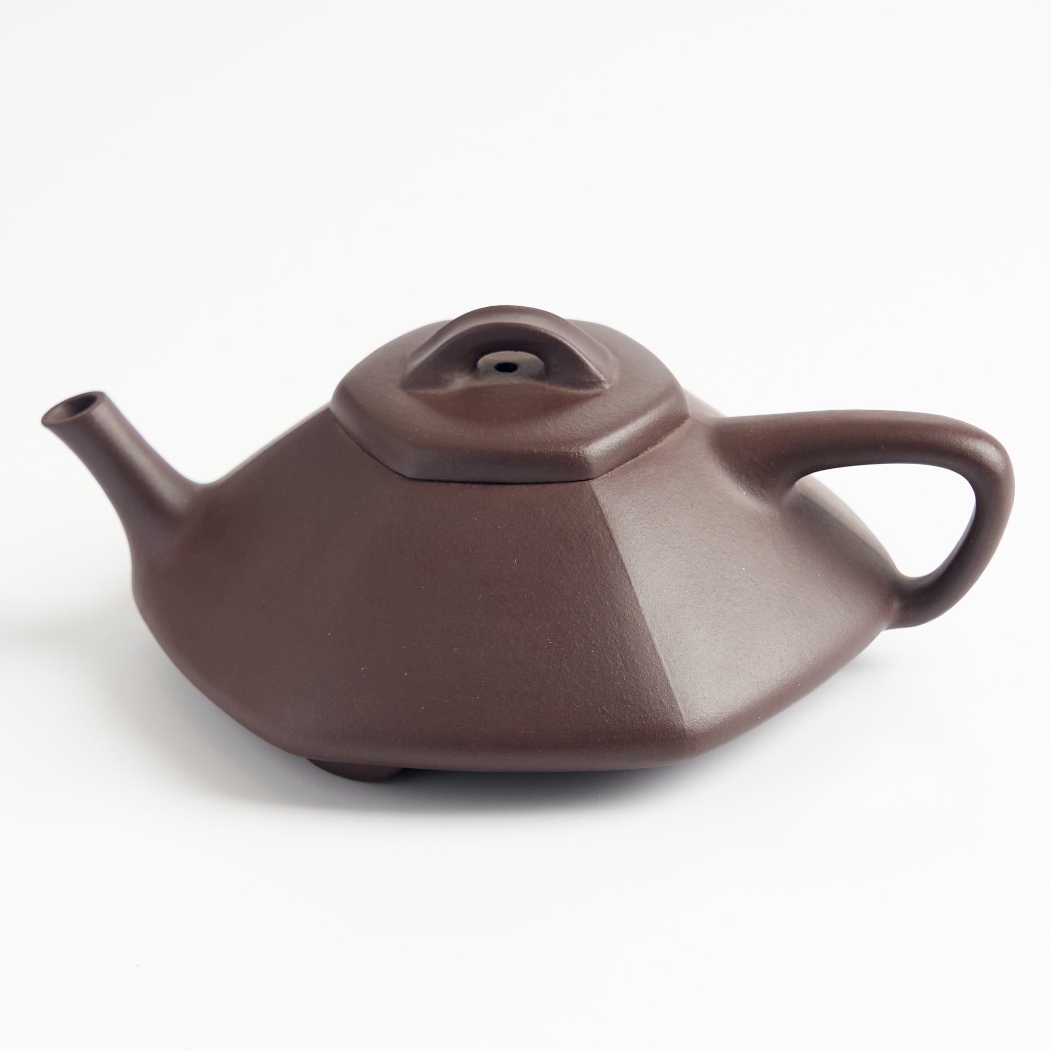 Bafang Shi Piao Teapot – angled view
