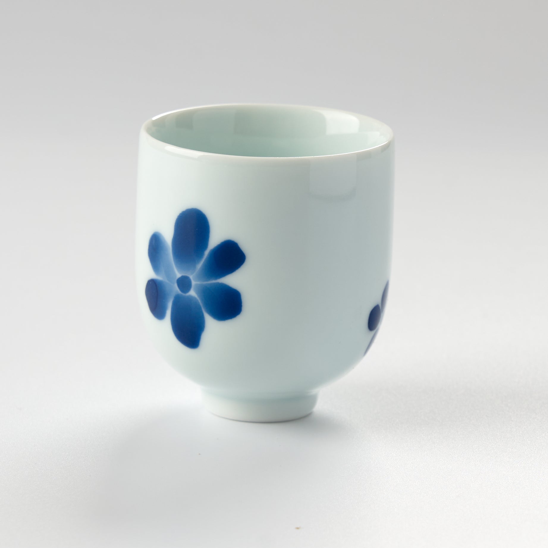 Blue Hand - Painted Petal Gongfu Teacup - Summit Breeze Tea