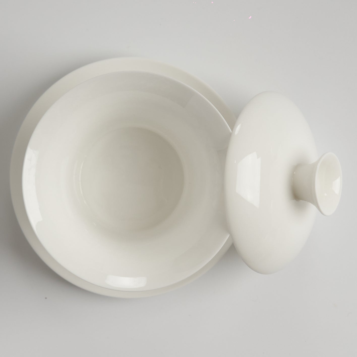Translucent bone china trumpet-rim gaiwan, top-down open view