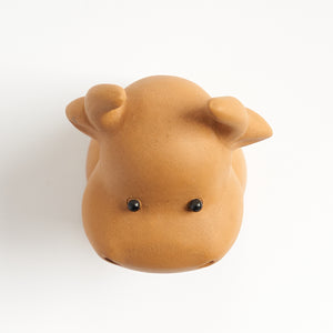 Cute sculpted ox tea pet, top-down view