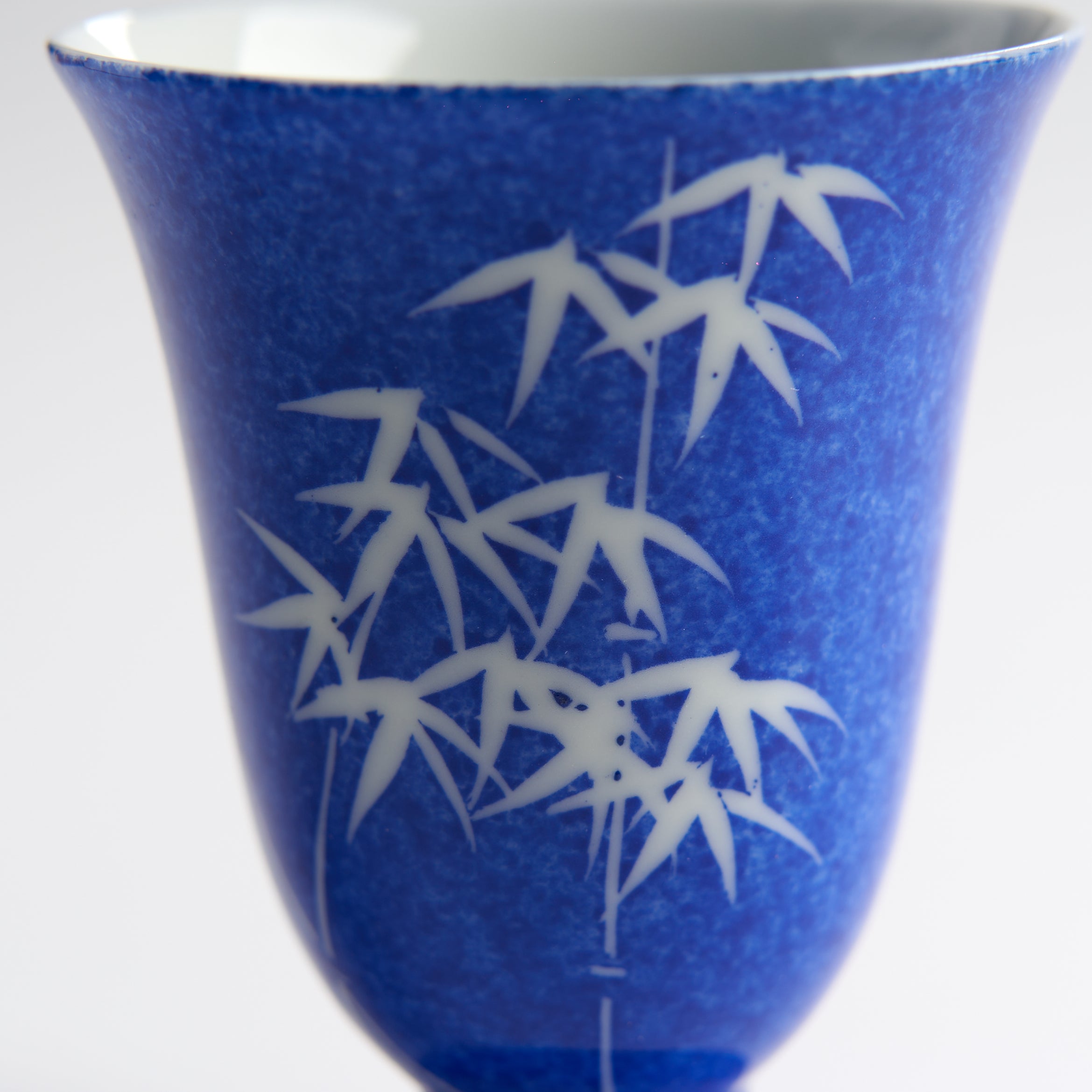Hand-Painted Poetry Aroma Cup — bamboo detail
