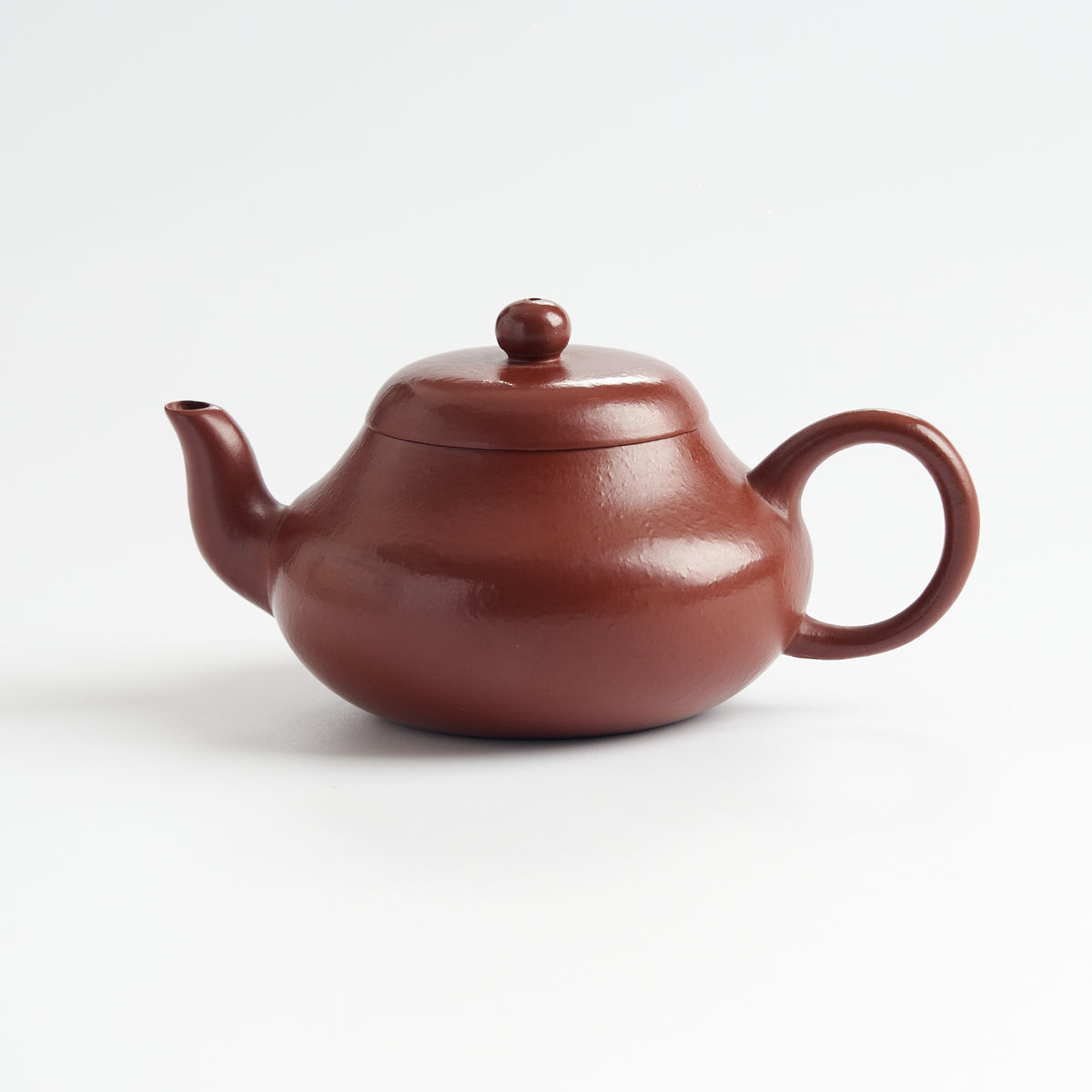 Junde-Style Low Pear-Shaped Teapot – front view
