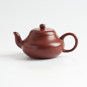 Junde-Style Low Pear-Shaped Teapot – front view
