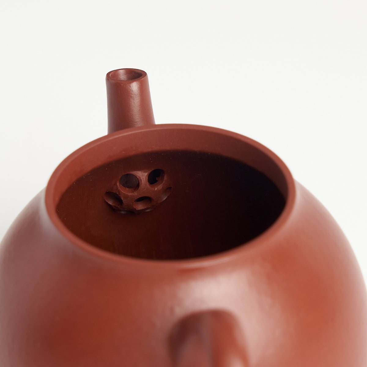 Li Mao Qin Quan Teapot – interior filter holes