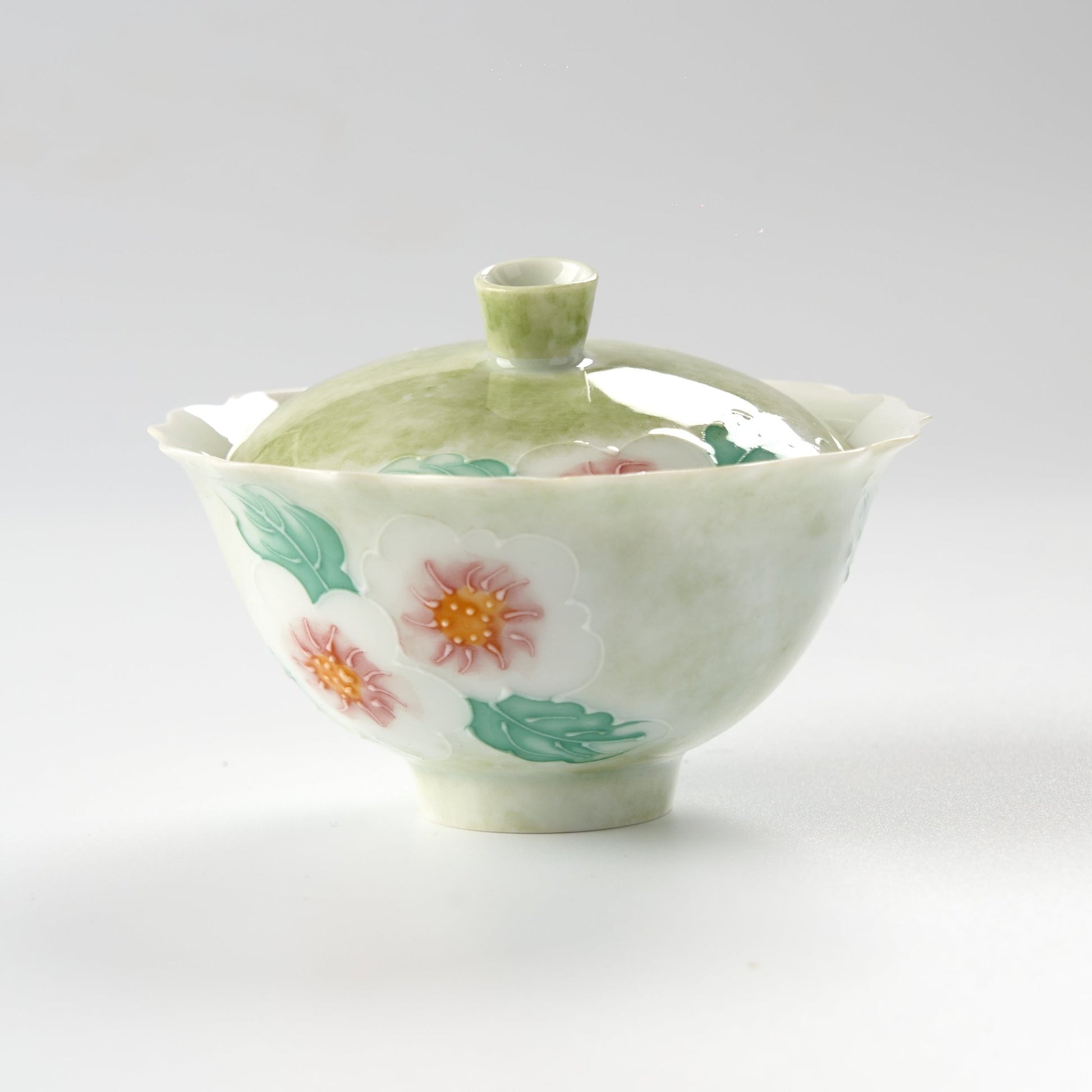 Light Green Floral Gaiwan with Scalloped Rim - Summit Breeze Tea