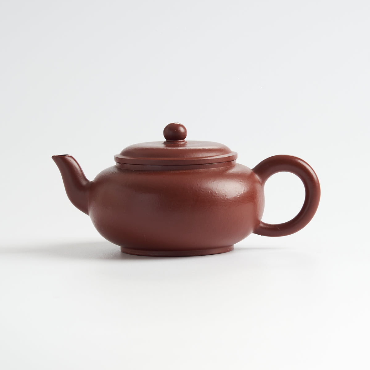 Low Gong Deng Teapot – front view