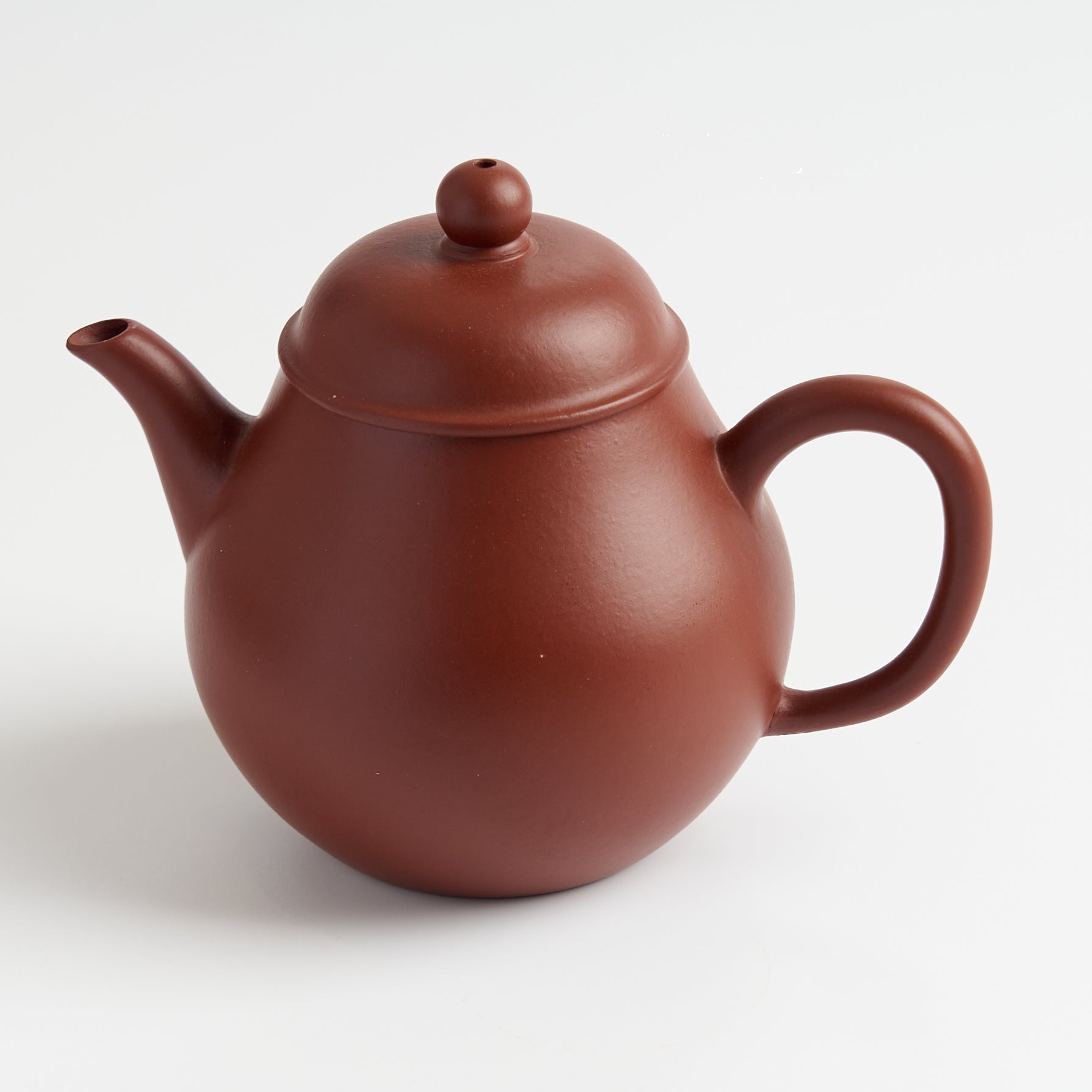 Qiu Shui Teapot – angled view