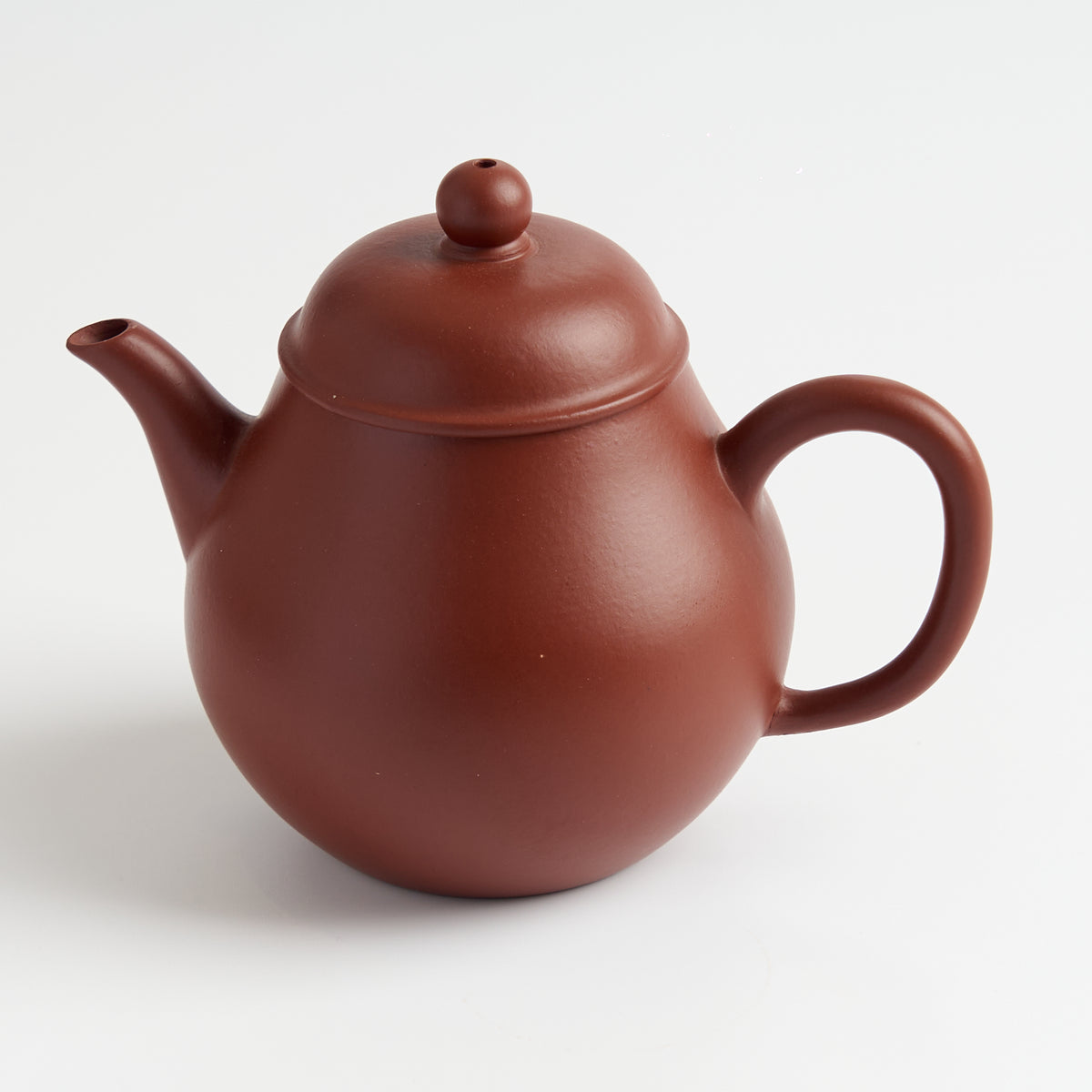 Qiu Shui Teapot – angled view