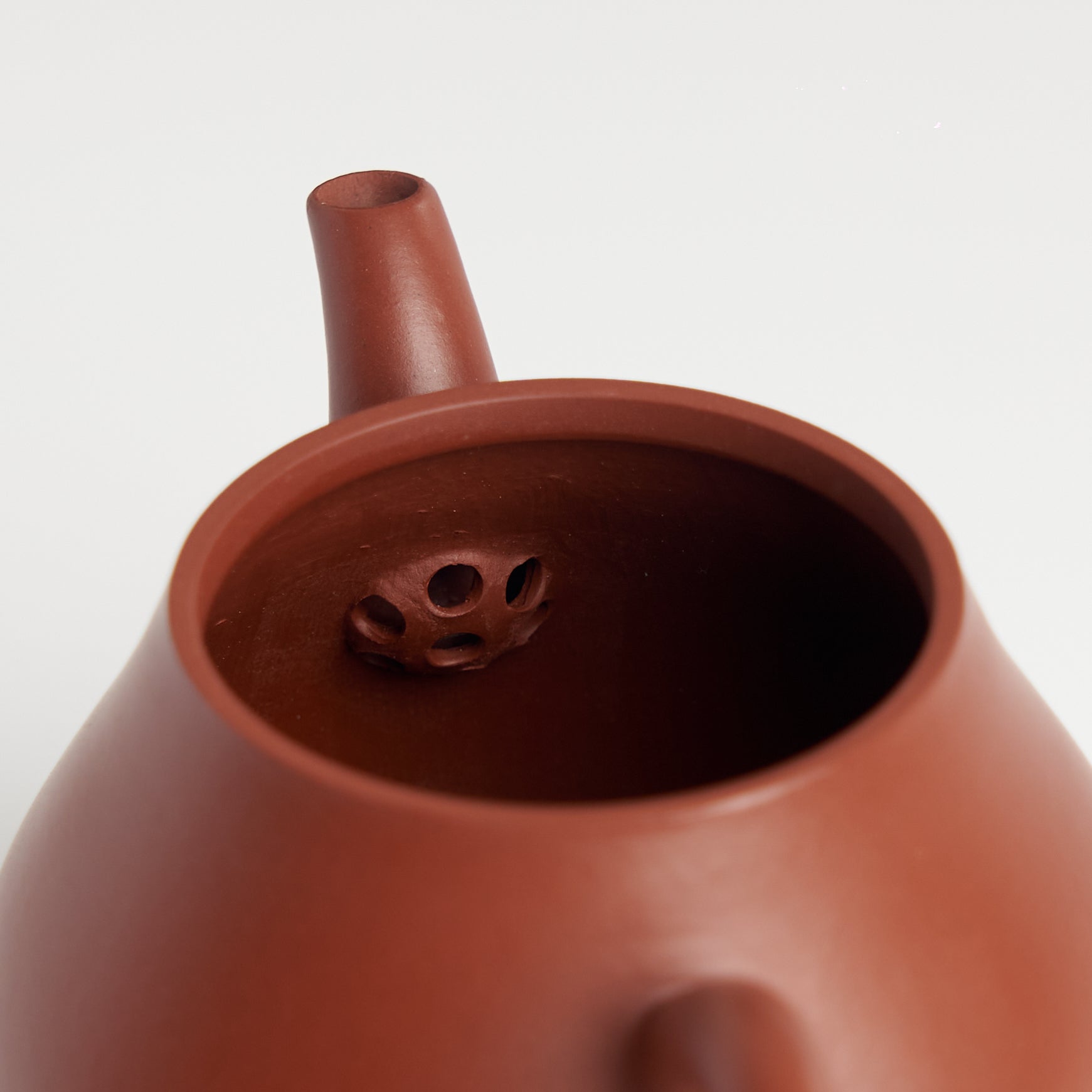 Qiu Shui Teapot – interior filter holes